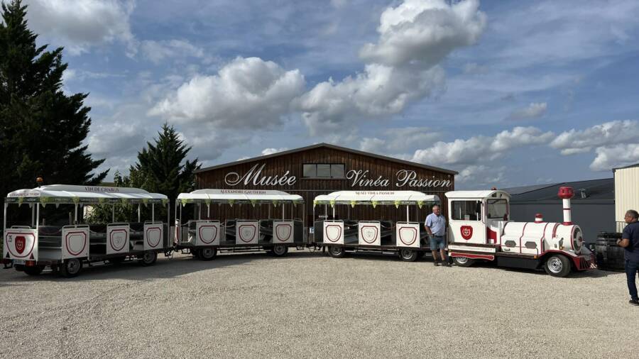 Le Petit Train Touristique Vinéa Passion Chablis 2