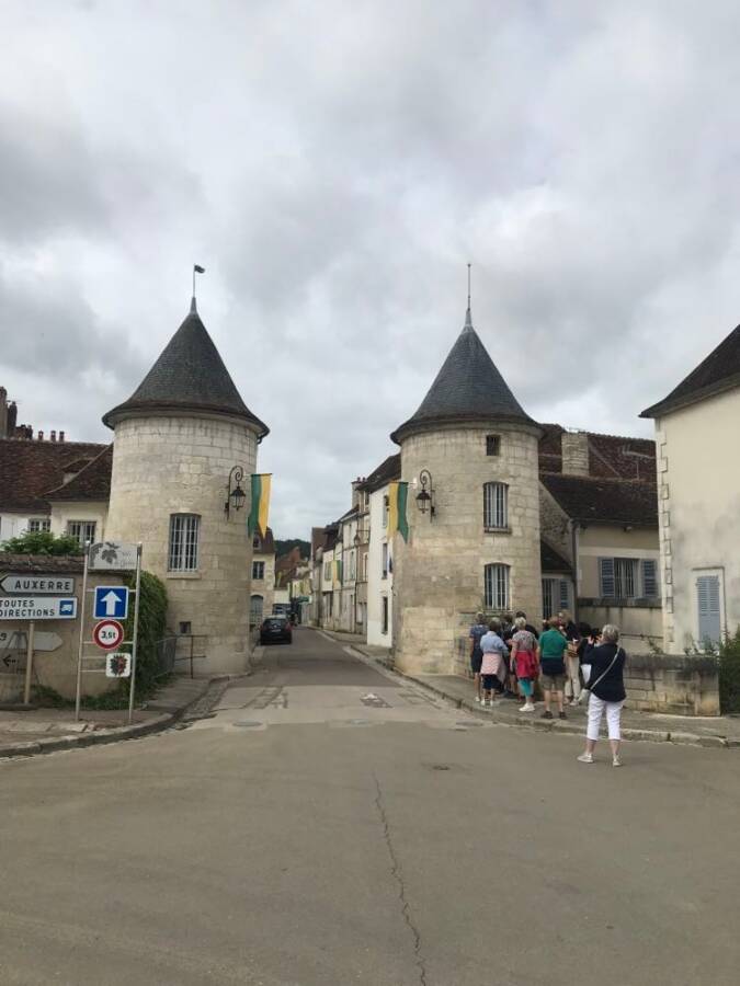 visite guidée de Chablis avec Amandine Chevallier, la Porte Jehan Noel