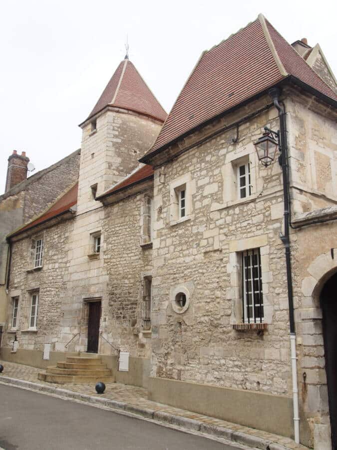 L'Obédiencerie à Chablis, batiment historique du Domaine Laroche